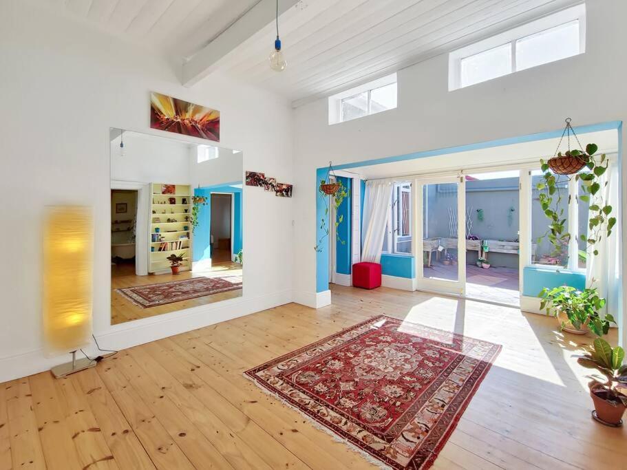 Spacious Family In Woodstock! Cape Town