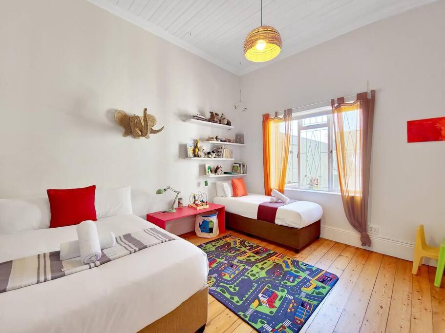 Spacious Family In Woodstock!