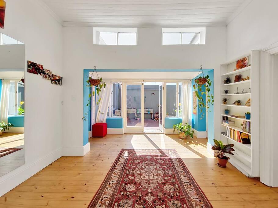 Spacious Family In Woodstock!