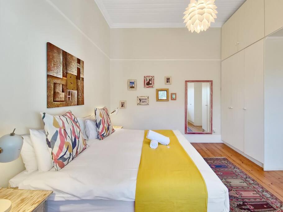 Spacious Family In Woodstock!